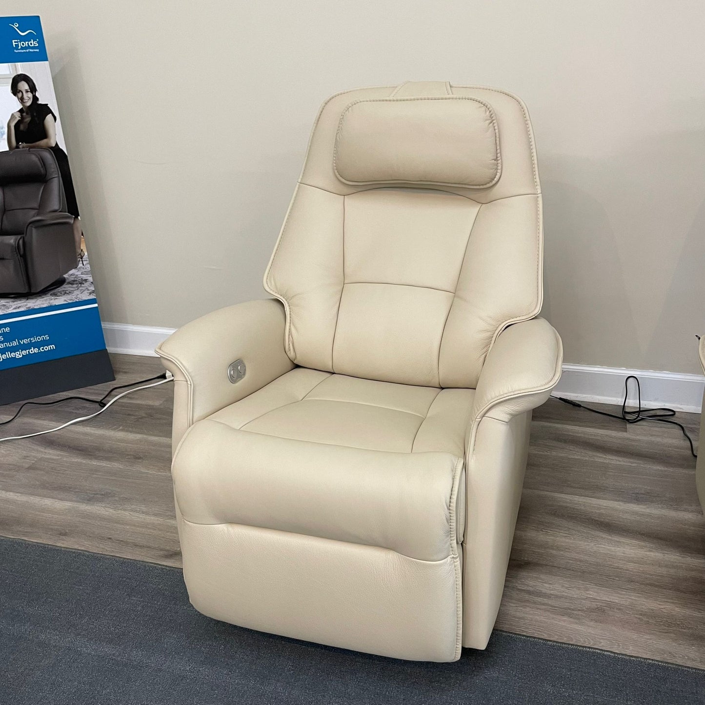 Fjords Stockholm - Small Size - (Swivel / Glider Power Recliner)